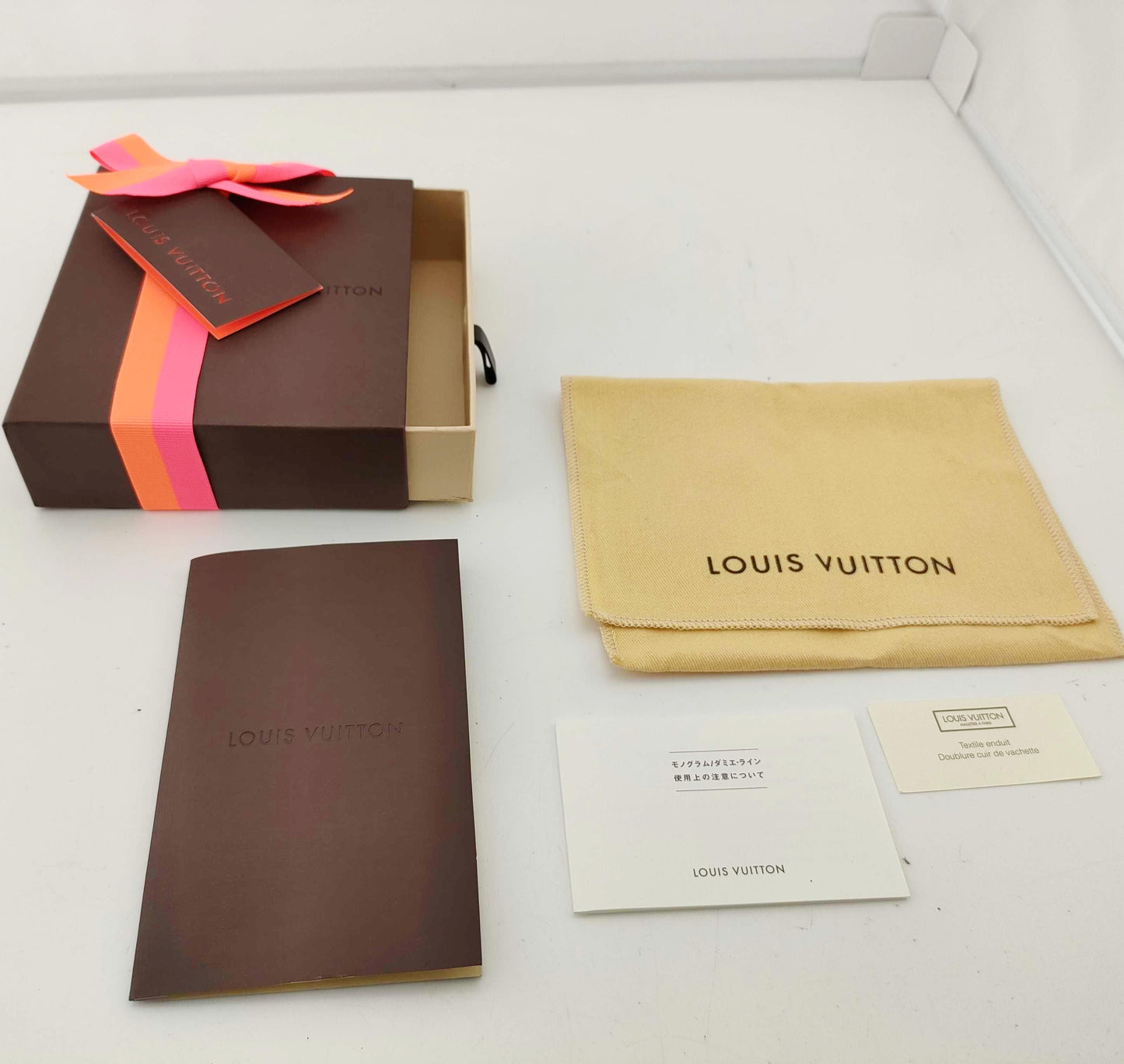 美品★LOUIS VUITTON ダミエ グラフィット N63074 w002