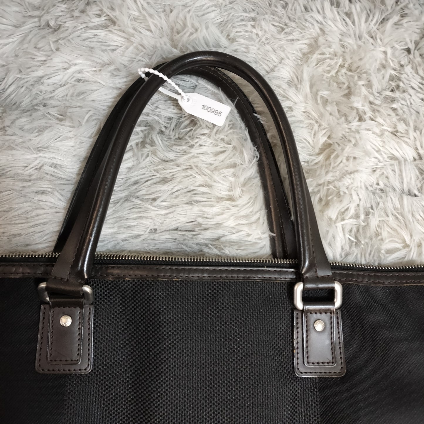 美品★LOUIS VUITTON M93085 クガール 黒 b016
