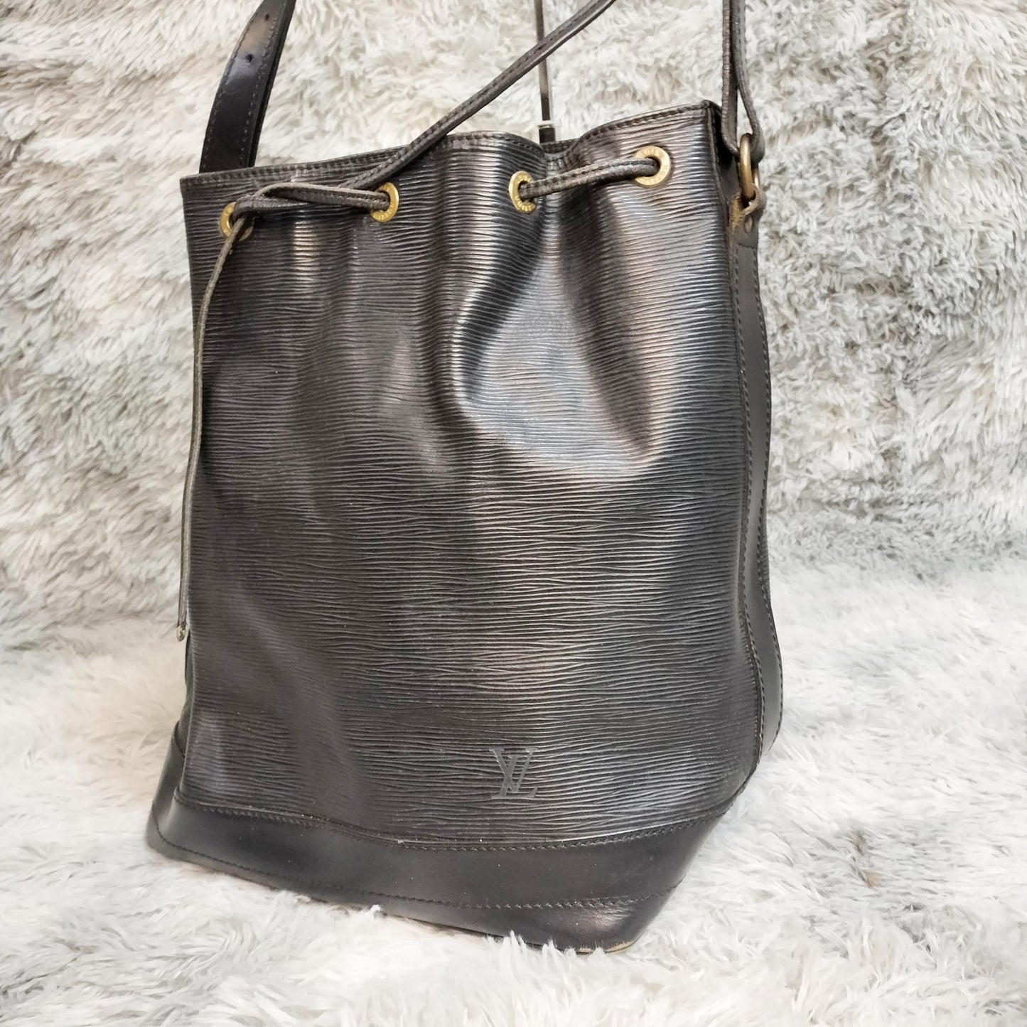 美品★LOUIS VUITTON エピ ノエ M59002 黒 b018