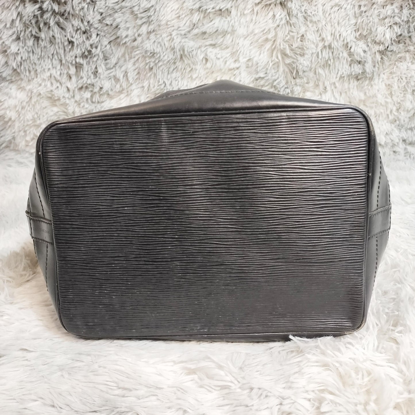 美品★LOUIS VUITTON エピ ノエ M59002 黒 b018