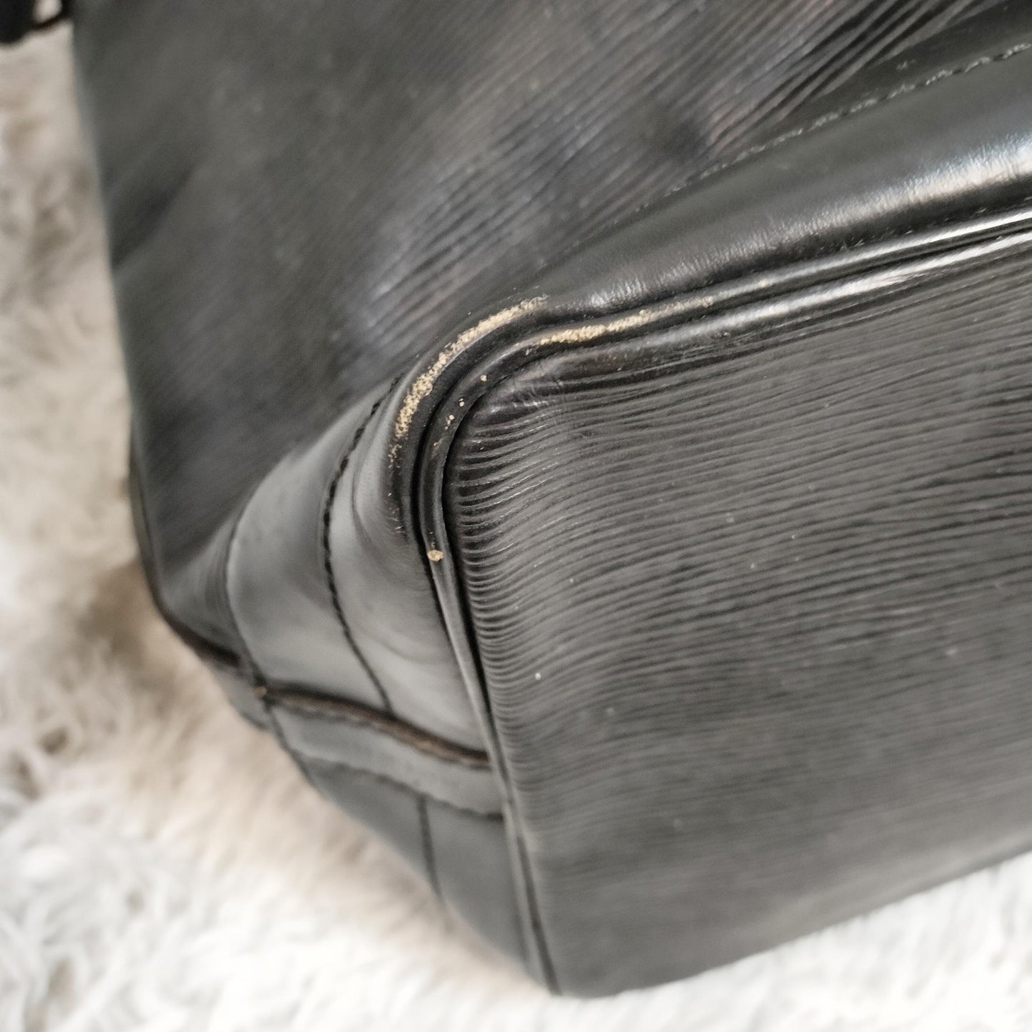 美品★LOUIS VUITTON エピ ノエ M59002 黒 b018
