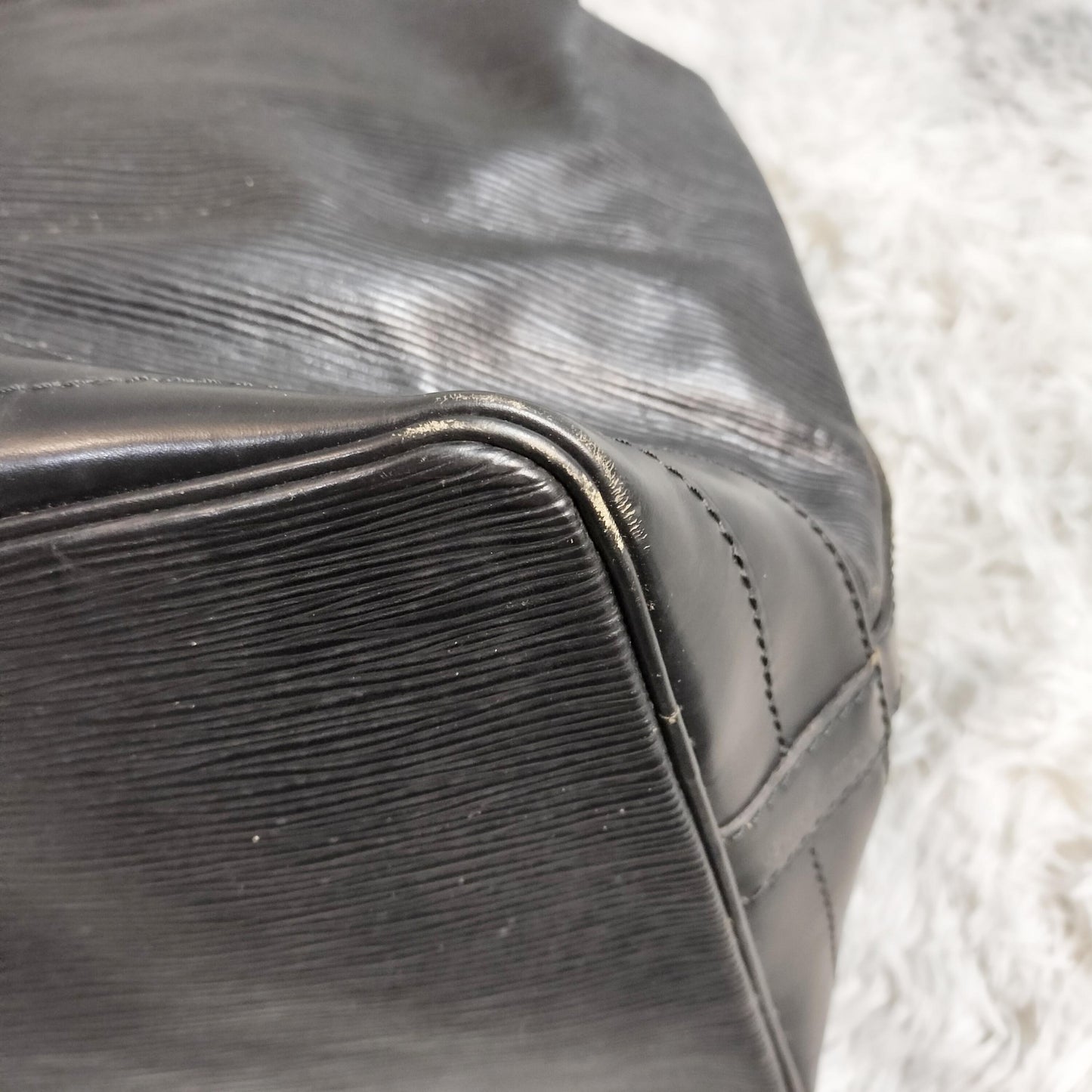 美品★LOUIS VUITTON エピ ノエ M59002 黒 b018