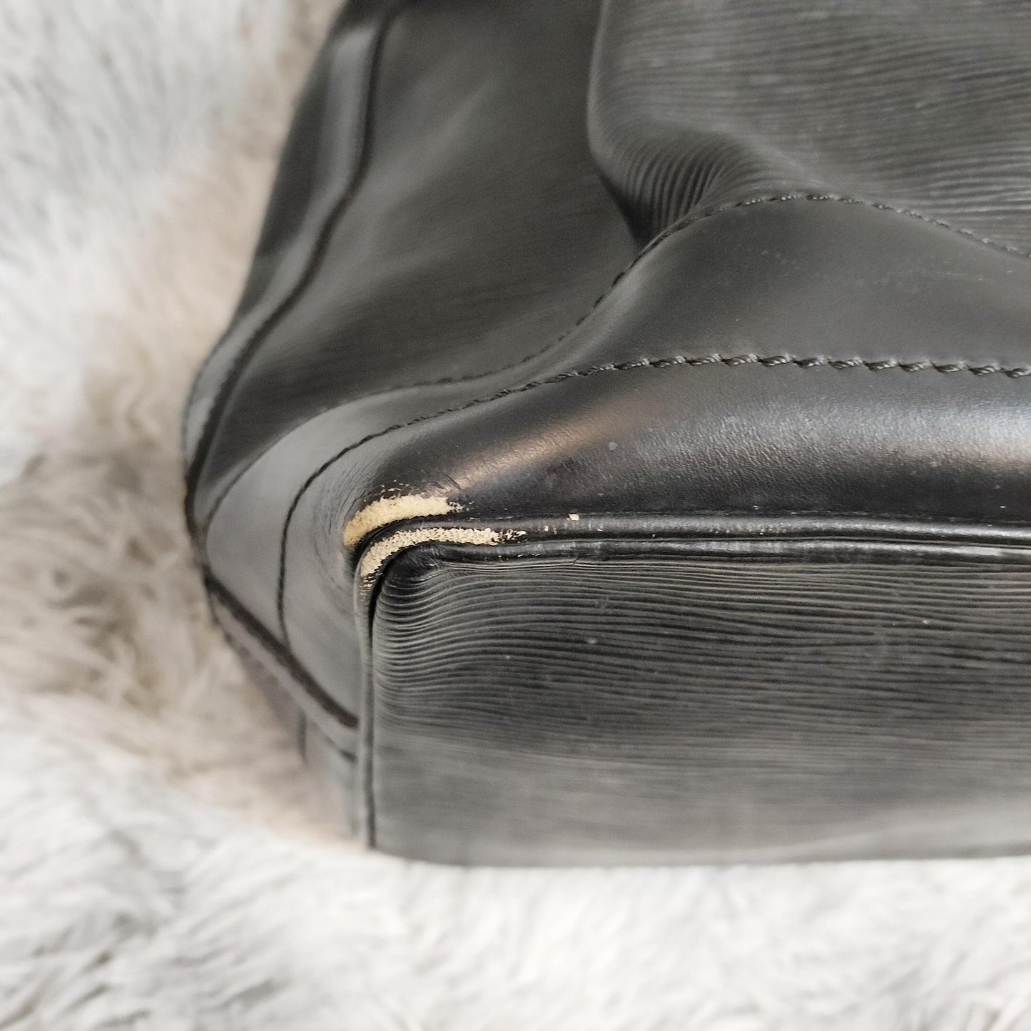 美品★LOUIS VUITTON エピ ノエ M59002 黒 b018