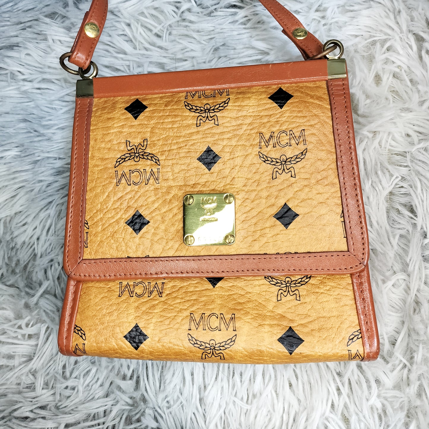 極美品・鑑定済★MCM ヴィセトスフラップショルダーバッグ b034