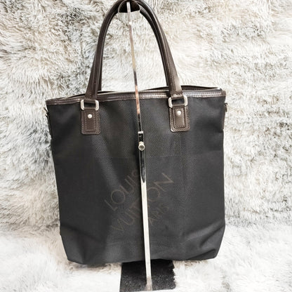美品★LOUIS VUITTON M93085 クガール 黒 b016