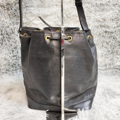 美品★LOUIS VUITTON エピ ノエ M59002 黒 b018