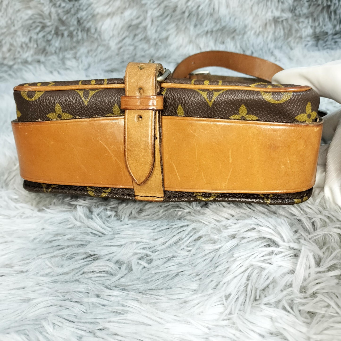 極美品★LOUIS VUITTON M51252 カルトシエール b015