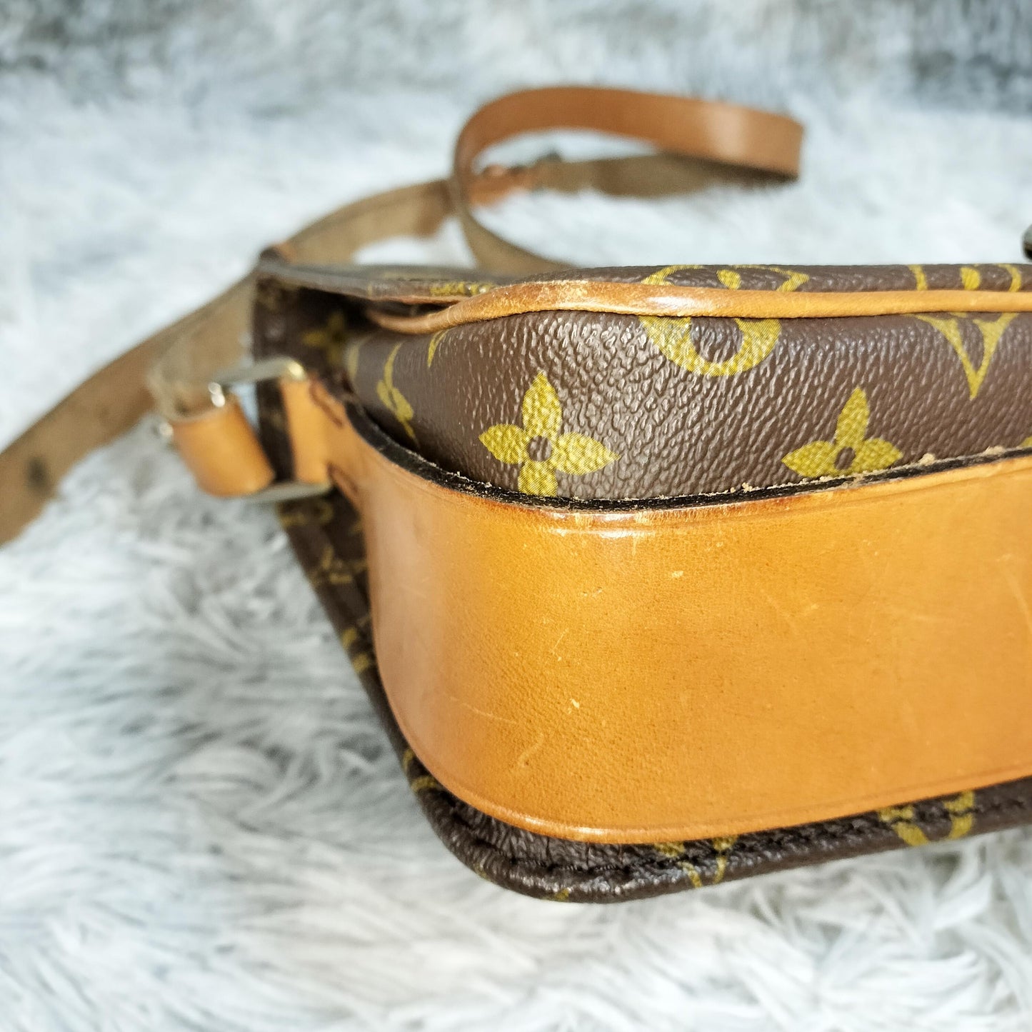 極美品★LOUIS VUITTON M51252 カルトシエール b015