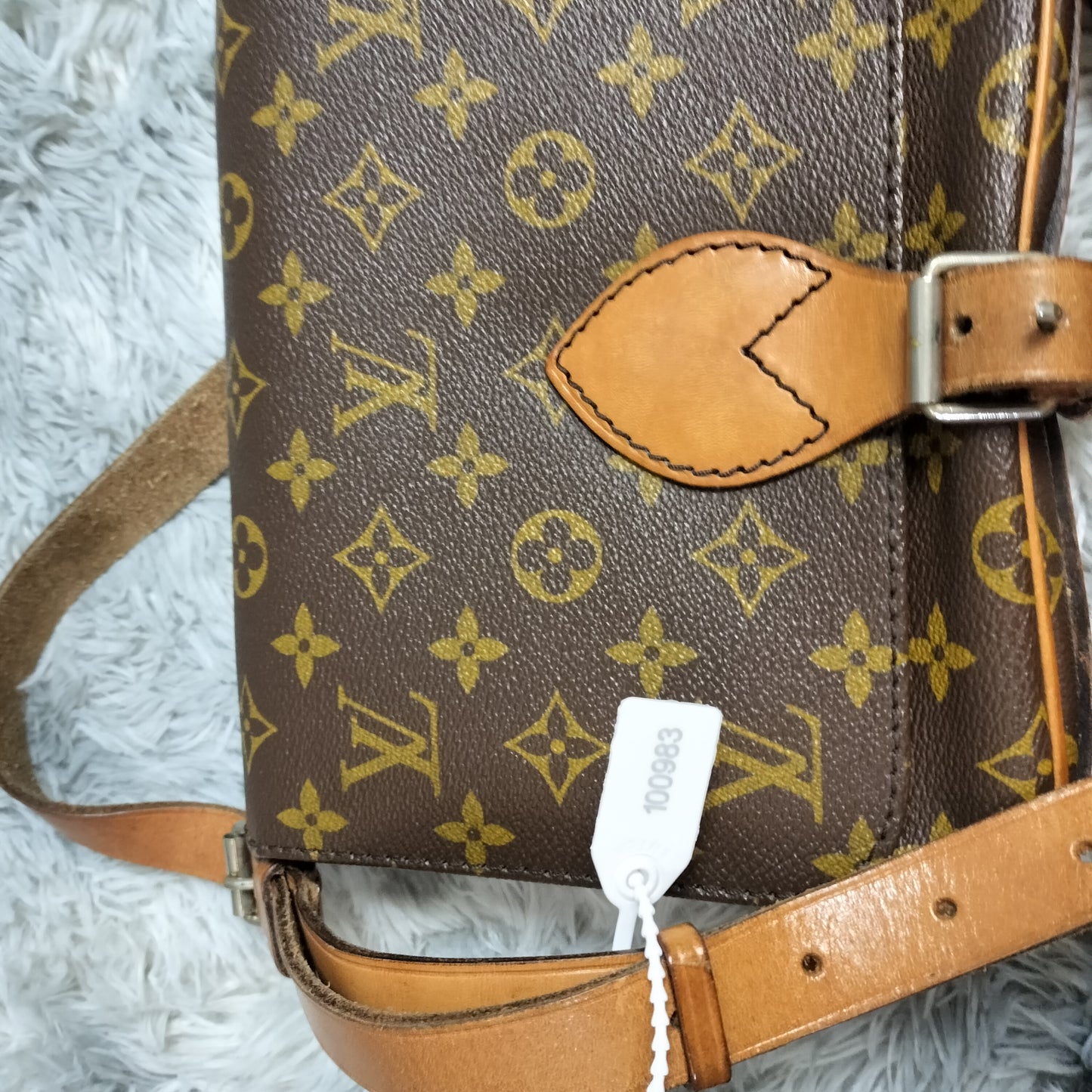 極美品★LOUIS VUITTON M51252 カルトシエール b015