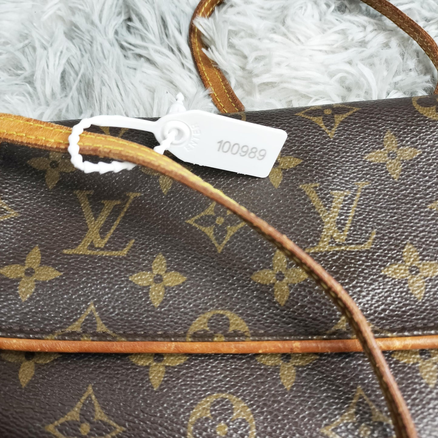 LOUIS VUITTON M51854 ポシェットツインPM b026